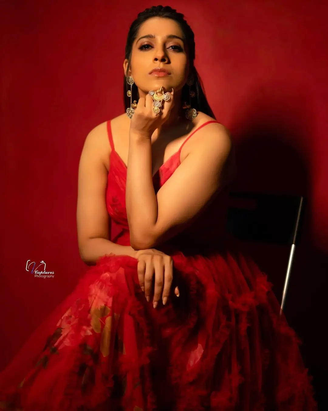 Rashmi Gautam Long Legs Show In Red Gown